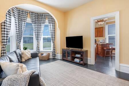 Beautiful Downstairs 1Bed 1Bth Charmer- Pet Friendly มิชิแกนซิตี ภายนอก รูปภาพ