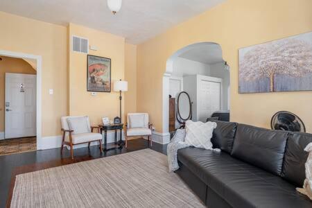Beautiful Downstairs 1Bed 1Bth Charmer- Pet Friendly มิชิแกนซิตี ภายนอก รูปภาพ