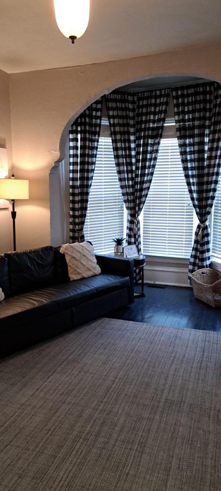 Beautiful Downstairs 1Bed 1Bth Charmer- Pet Friendly มิชิแกนซิตี ภายนอก รูปภาพ